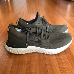 Nike Flyknit React shoes. Olive sz. 13